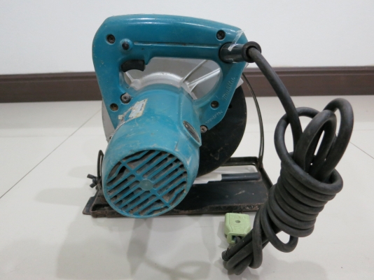 เลื่อย 7 นิ้ว Makita ของแท้ รุ่น 5806B พร้อมใบเลื่อย สภาพดี พร้อมใช้งาน เลื่อย 7 นิ้ว Makita ของแท้ รุ่น 5806B พร้อมใบเลื่อย สภาพดี พร้อมใช้งาน