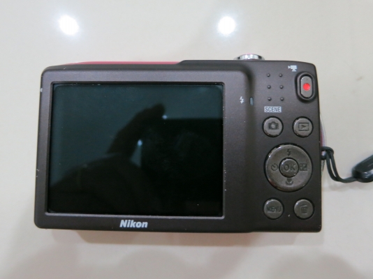 กล้องดิจิตอล Nikon Coolpix S3300 16 MP ที่ชาร์ท เมม 2GB สภาพดี ส่งฟรี กล้องดิจิตอล Nikon Coolpix S3300 16 MP ที่ชาร์ท เมม 2GB สภาพดี ส่งฟรี