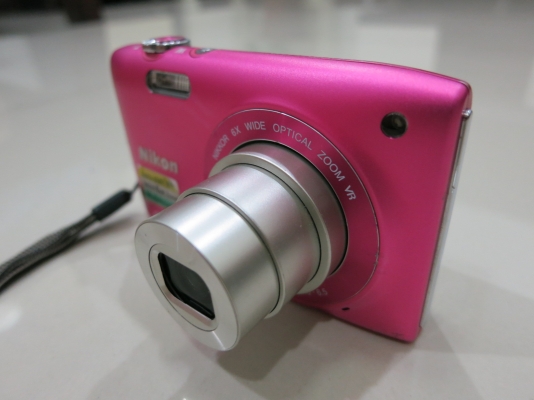 กล้องดิจิตอล Nikon Coolpix S3300 16 MP ที่ชาร์ท เมม 2GB สภาพดี ส่งฟรี กล้องดิจิตอล Nikon Coolpix S3300 16 MP ที่ชาร์ท เมม 2GB สภาพดี ส่งฟรี