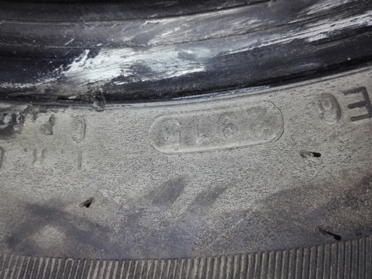 ยางKumho AT51 ปี 15 ขนาด33-12.5-15 มีเส้นเดียว ขาย1500บาท(ลดราคา)