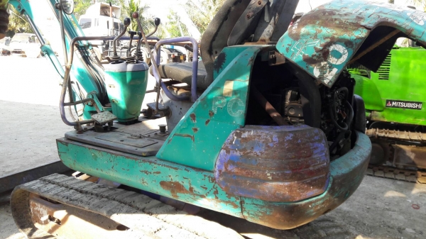 ขายถูกสุดๆ  รถขุดไซค์เล็ก   KOMATSU  รุ่น  PC20-7  เก่านอก  ปั้มนิ้ว คอนโทรลน้ำมัน  ใช้งานได้ปกติ  พร้อมลายเจาะ ติดตัวรถมาด้วย  ขายถูก