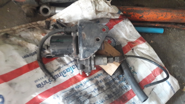 เกียร์ 6ล้อ 10ล้อ  6เกียร์ อีซูสุ  มีแก้มเกียร์ฝากด้วย พร้อมปั้ม