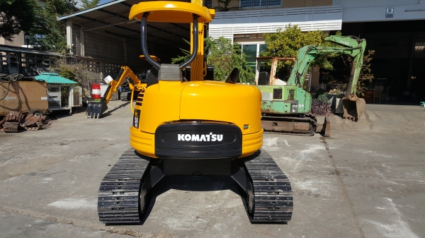 ขาย รถขุด KOMATSU รุ่น PC50FR  มือสองญี่ปุ่น แทรกเหล็ก สลัก บูทเอวแน่น 100\%   สวยพร้อมใช้งาน มือถือ 0818753444