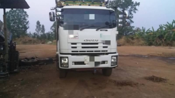 ขาย 2,350,000 ISUZU 360 แรง ปี 54 กะบะต่ออู่ฮวด.แม่ยาว6.30ม. ลูกยาว7.0 ม.รถหัวเดิมบางยางดีคัดซีสวย พร้อมใช้งานรถอยู่ ปราจีนบุรี 090-772-3710 090-772-3708