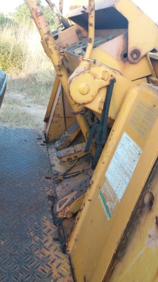 ขาย 295,000 รถตักล้อยางเอวอ่อน KOMATSU JH 63 เครื่องดี เกียร์ทอคร์แรง เอวแน่น ยางดี ต่อแขนแล้ว  บุ้งกี้ตัก 2.5 คิว รถสวยพร้อมใช้ รถอยู่ พนมสารคาม 090-772-3710 090-772-3708