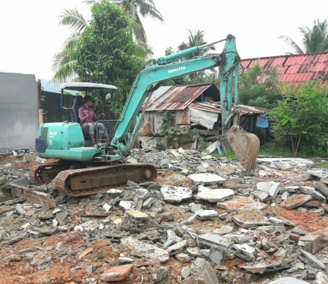 KOMATSU PC40-7 รถใช้งานอยู่ เครื่องดี ทำงานปกติ เอกสารอินวอย ราคาต่อรองได้ สอบถาม 0872976734