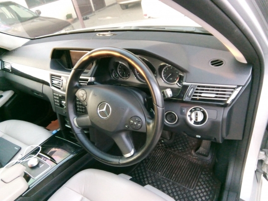 BENZ E250 CGI ปี2012 เครื่อง1800 รถเดิมสวยๆไม่เคยทำสี (มือหนึ่งป้ายแดง ) สภาพดีพร้อมใช้งาน