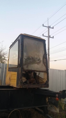 ขาย 20,000 หัวเก๋งแบคโฮ CAT 320 V2 กระจกครบ ไม่มีผุสวย อุปกรภายในครบ  หัวเก๋งอยู่ ปทุมธานี โทร 0610710295