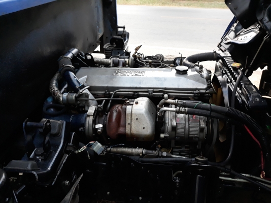 ขายครับ 6 ล้อ ISUZU NPR 130 แรงปี 46 ยาว 5 เมตร สภาพพร้อมใช้งาน F หน้า/หลัง เครื่องดี คัสซีสวย เอกสา