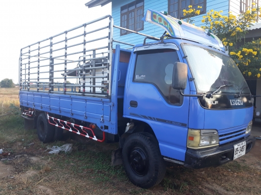 ขายครับ 6 ล้อ ISUZU NPR 130 แรงปี 46 ยาว 5 เมตร สภาพพร้อมใช้งาน F หน้า/หลัง เครื่องดี คัสซีสวย เอกสา