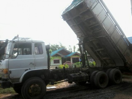 Hino F18 เครื่อง em100 220 แรงม้า เกียร์อิตั้น เบรคทิฟฟี่ ยางเต็ม