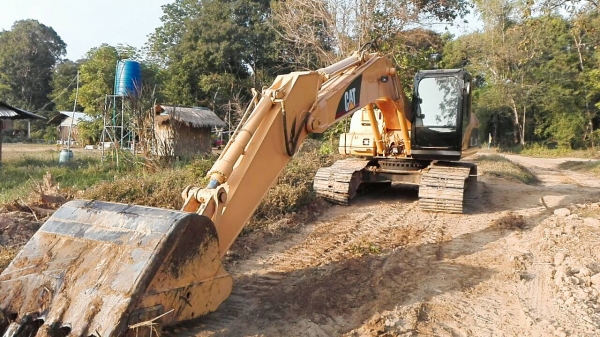 ขายด่วน CAT320C ไฟฟ้าครบ แอร์เย็น รถสภาพสวยพร้อมใช้งาน เอกสารเล่มทะเบียน สนใจโทรสอบถาม 093-0764943  088-3223272 K ตั้ม