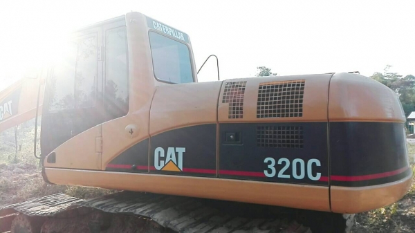 ขายด่วน CAT320C ไฟฟ้าครบ แอร์เย็น รถสภาพสวยพร้อมใช้งาน เอกสารเล่มทะเบียน สนใจโทรสอบถาม 093-0764943  088-3223272 K ตั้ม