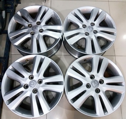 มิตซูและอื่นๆไม่มีซ่อม สีสวย ไม่มีถลอก ตจว จัดส่งได้ครับ