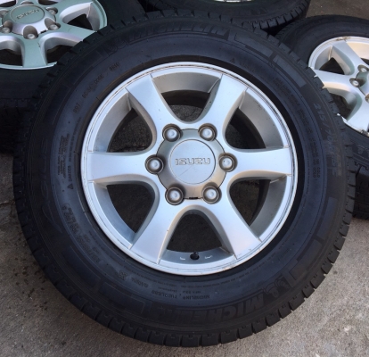 แม็ก ISUZU D-MAX Platinum ขอบ 15 พร้อมยาง 215-70-15 ปี 12