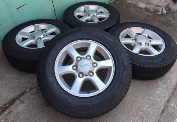 แม็ก ISUZU D-MAX Platinum ขอบ 15 พร้อมยาง 215-70-15 ปี 12