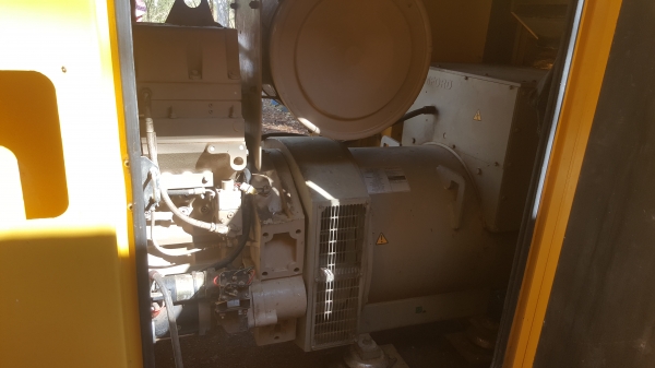 ขายด่วน เครื่องปั่นไฟ