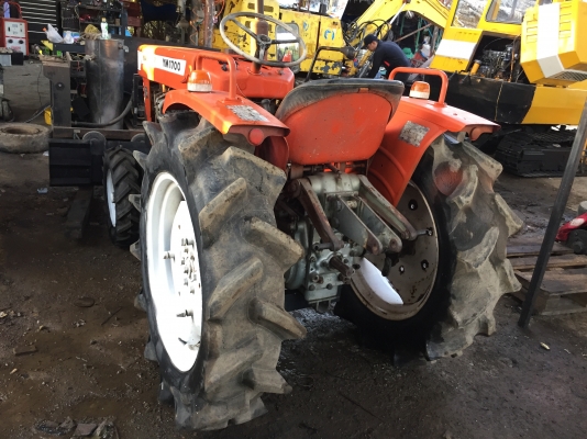 รถไถyanmar ym1700 สภาพดีพร้อมใช้มีผานดัน