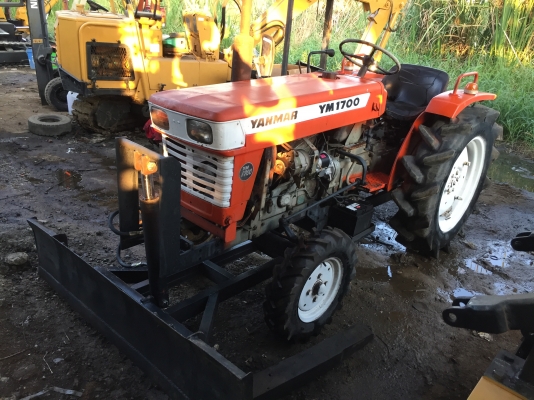 รถไถyanmar ym1700 สภาพดีพร้อมใช้มีผานดัน รถไถyanmar ym1700 สภาพดีพร้อมใช้มีผานดัน