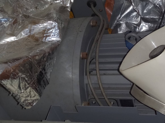 เครน 2.8 ตันพร้อมชุดเดินซ้ายขวายี่ห้อนิปปอน 200 V 60,000ครับยังไม่แกะจากลังไม้ครับ เครน 2.8 ตันพร้อมชุดเดินซ้ายขวายี่ห้อนิปปอน 200 V 60,000ครับยังไม่แกะจากลังไม้ครับ