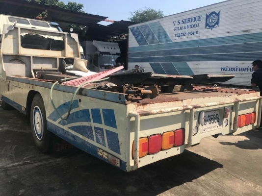 570,000"ขาย 6 ล้อ Hino สิงห์ไฮเทคปี 38 เครื่อง 195 แรงกระบะพื้นเรียบมีวินท้ายช่วงยาว 5 เมตร 50