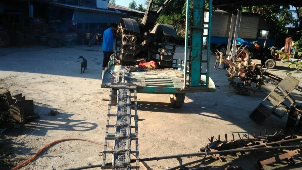 สารีรถเดินตามสภาพดีเหล็กสวยพร้อมใช้คับ สารีรถเดินตามสภาพดีเหล็กสวยพร้อมใช้คับ