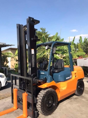 ขาย FORKLIFT TOYOTA รุ่น 7  ขนาด  3.5  ตัน