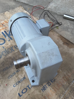 มอเตอร์เกียร์ 10:1 ไฟ 3 เฟส ยี่ห้อ GTR