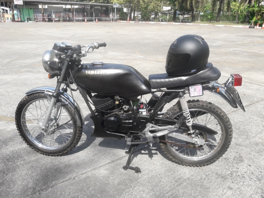 RXZ135แต่งสวยครับ เอกสารครบๆเอาไปโอนได้เลยครับทะเบียนครับ 18000ครับ แถมหมวก1ใบครับ