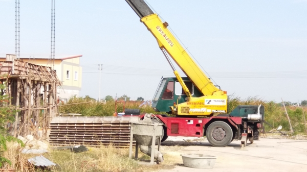 ขายเครนทาดาโน่ ขนาด 8 ตัน สภาพพร้อมใช้