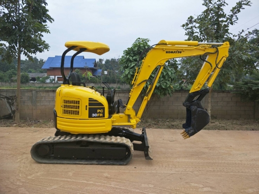 เก่านอก330,000บาทKOMATSU PC30FR-1 ยังไม่เคยใช้งานในไทย ขอดูคลิปการทำงานแอดไลน์ID 0856205904