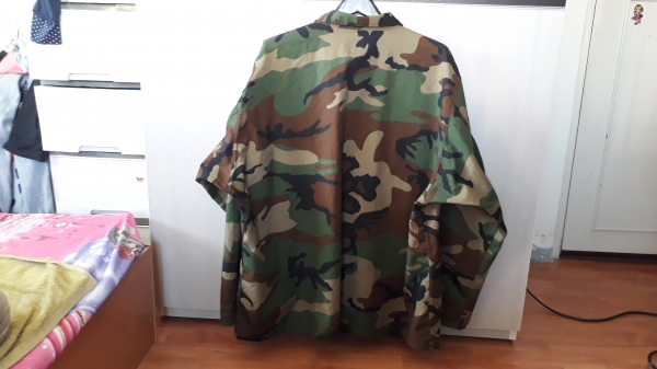 เสื้อคลุมลายทหาร เสื้อคลุมลายทหาร