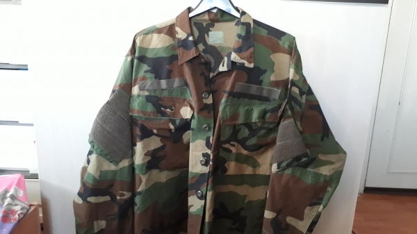 เสื้อคลุมลายทหาร เสื้อคลุมลายทหาร