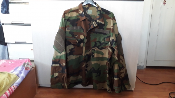 เสื้อคลุมลายทหาร