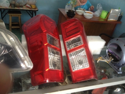 ขายไฟท้าย1คู่