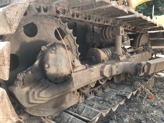 ขายรถแทรกเตอร์ CAT D4E ราคา.320,000 เกียร์ตัด ตีนเป็ด ผานดันปรับระดับได้ รถใช้งานได้ ช่วงล้างพร้อมใช้ เครื่องแรง ฝาบาง เกียร์นิ้ม สนใจโทร 081-3531946 ต่อ.บางนา &amp; ไอร์ดีลาย รถอยู่ กทม