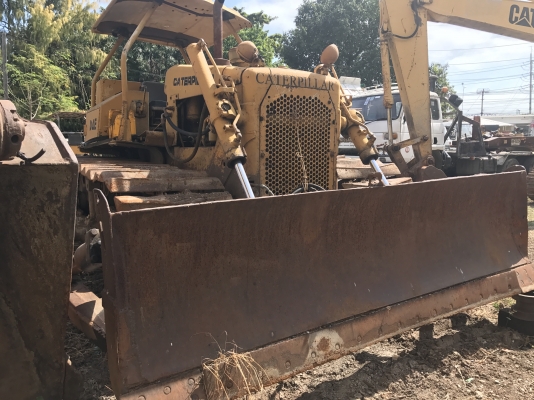 ขายรถแทรกเตอร์ CAT D4E ราคา.320,000 เกียร์ตัด ตีนเป็ด ผานดันปรับระดับได้ รถใช้งานได้ ช่วงล้างพร้อมใช้ เครื่องแรง ฝาบาง เกียร์นิ้ม สนใจโทร 081-3531946 ต่อ.บางนา &amp; ไอร์ดีลาย รถอยู่ กทม