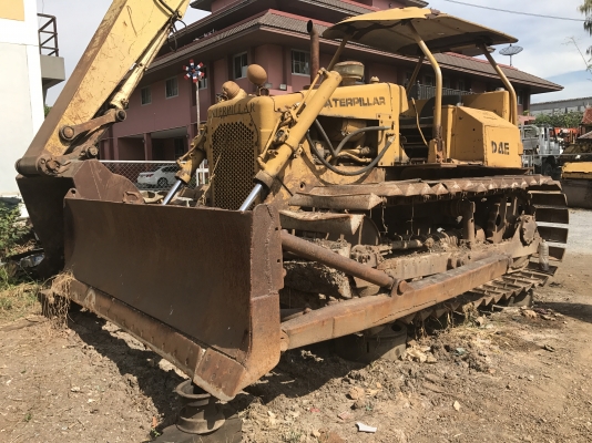 ขายรถแทรกเตอร์ CAT D4E ราคา.320,000 เกียร์ตัด ตีนเป็ด ผานดันปรับระดับได้ รถใช้งานได้ ช่วงล้างพร้อมใช้ เครื่องแรง ฝาบาง เกียร์นิ้ม สนใจโทร 081-3531946 ต่อ.บางนา &amp; ไอร์ดีลาย รถอยู่ กทม