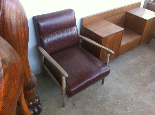 โซฟานั่งเดี่ยวแขน-ขาไม้สักงานเก่า