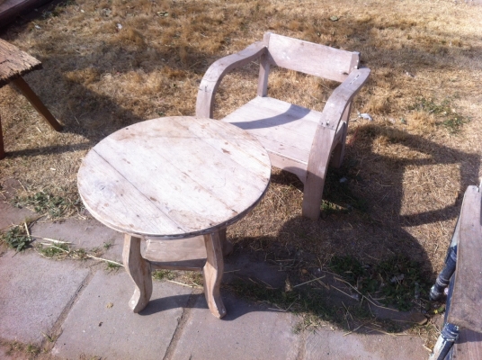 เก้าแขนอ่อนและโต๊ะกลางไม้สักงานเก่า