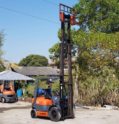 ขายด่วนรถยกTOYOTA6FG20ยก2.0ตันเสาสูง5เมตรทูฟรียางตัน4เส้นรถนอกนำเข้ายังไม่เคยใช้งานในเมืองไทยเลย