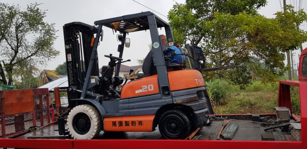 ขายด่วนรถยกTOYOTA6FG20ยก2.0ตันเสาสูง5เมตรทูฟรียางตัน4เส้นรถนอกนำเข้ายังไม่เคยใช้งานในเมืองไทยเลย