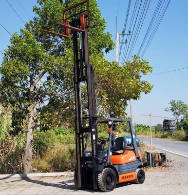 ขายด่วนรถยกTOYOTA6FG20ยก2.0ตันเสาสูง5เมตรทูฟรียางตัน4เส้นรถนอกนำเข้ายังไม่เคยใช้งานในเมืองไทยเลย