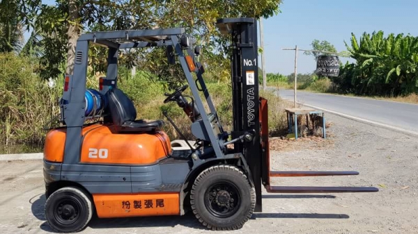 ขายด่วนรถยกTOYOTA6FG20ยก2.0ตันเสาสูง5เมตรทูฟรียางตัน4เส้นรถนอกนำเข้ายังไม่เคยใช้งานในเมืองไทยเลย