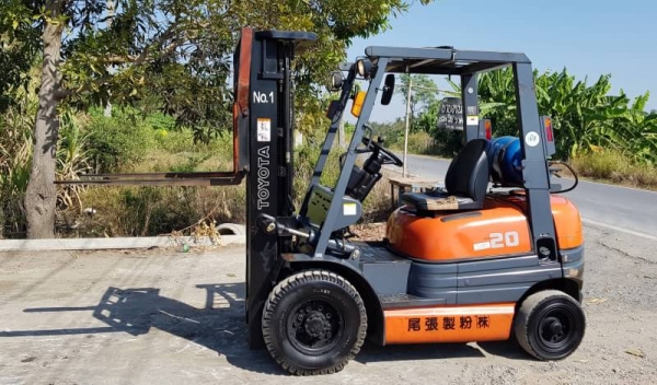 ขายด่วนรถยกTOYOTA6FG20ยก2.0ตันเสาสูง5เมตรทูฟรียางตัน4เส้นรถนอกนำเข้ายังไม่เคยใช้งานในเมืองไทยเลย