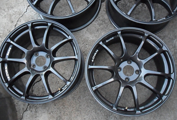 แม็กซิ่ง ขอบ17 ลายADVAN 4รู100 สีสวย (4วง6,000) แม็กซิ่ง ขอบ17 ลายADVAN 4รู100 สีสวย (4วง6,000)