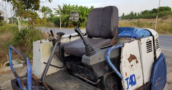 ขายด่วนรถแบคโฮIHI40Jรุ่นยอดนิยมคอนโทลน้ำมันสั่นปั่มนี้วเทียบเท่าPC40เครื่องดีปั่มดีเร็วแรงรถนอกเพิ่งนำเข้ามาใหม่ยังไม่เคยใช้งานในเมืองไทยเลย