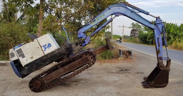 ขายด่วนรถแบคโฮIHI40Jรุ่นยอดนิยมคอนโทลน้ำมันสั่นปั่มนี้วเทียบเท่าPC40เครื่องดีปั่มดีเร็วแรงรถนอกเพิ่งนำเข้ามาใหม่ยังไม่เคยใช้งานในเมืองไทยเลย