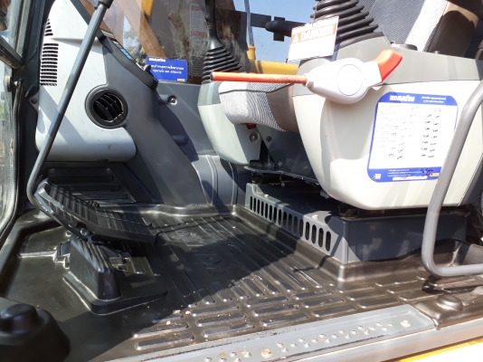 ขายแมกโคPC130-8โคมัสสุรถมือเดียวป้ายแดงสวย6000กว่าชม