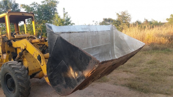 ขายด่วนรถตักล้อยาง